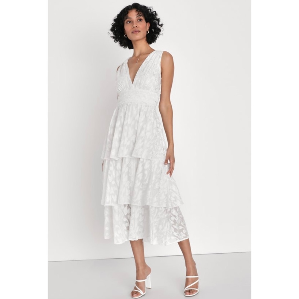 NEW Lulu’s White Tiered Midi Dress